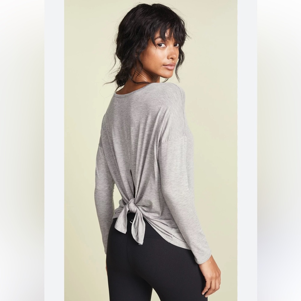 Beyond Yoga Draw The Line Tie Back Pullover soft featherweight XS heather gray
